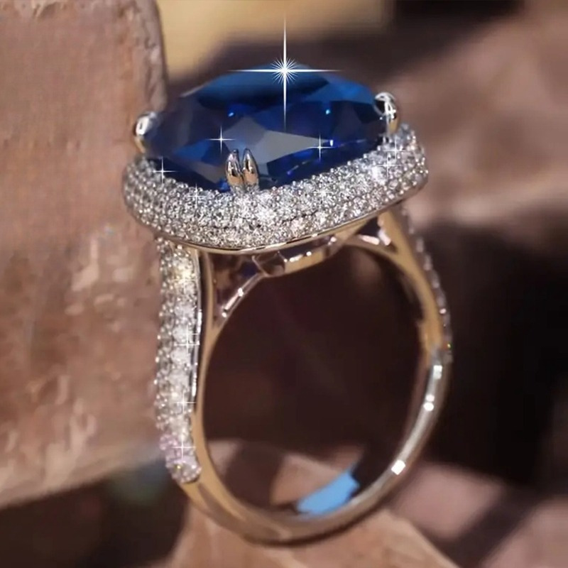 Women's Engagement Ring with Synthetic Gemstone for Daily Wear